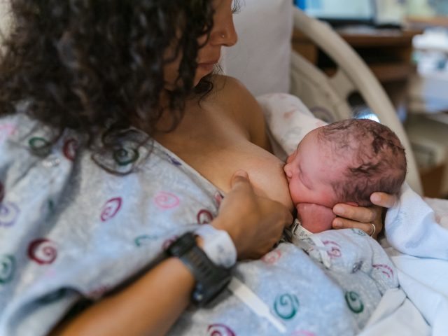 Warum Stillen weh tut – und warum das nicht normal ist